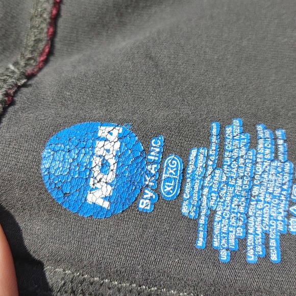 NCAA Razorback Capri Pant - Picture 3 of 6